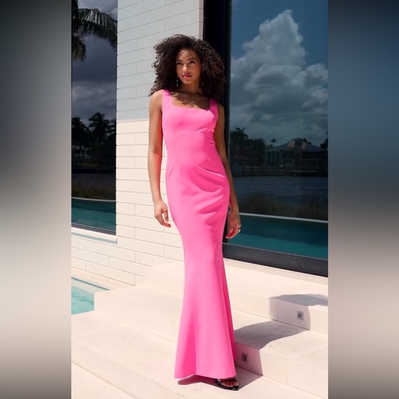 Laundry By Shelli Segal Dresses & Skirts - Laundry By Shelli Segal Pink Maxi Dress size 8 lined perfect condition